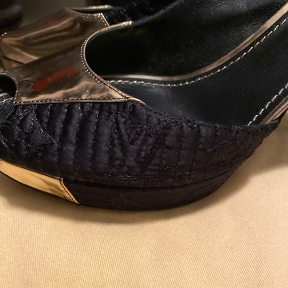Authentic Louis Vuitton monogram heels - Picture 8 of 11